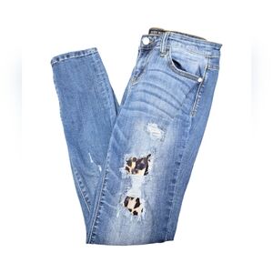 🦋Judy Blue Leopard Patch Skinny Denim Midrise Jeans~9/29🦋